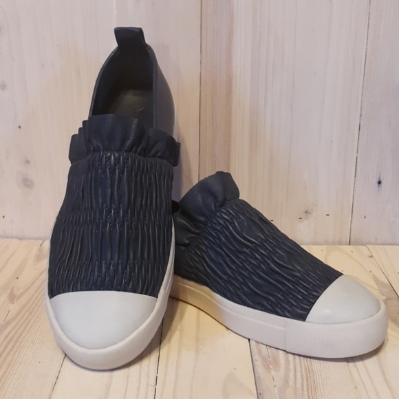 MERCEDES CASTILLO Shoes - *NWOT* MERCEDES CASTILLO Antionetta Navy Sneaker